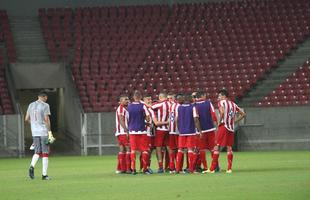 Na etapa final, o Sport pressionou mas no conseguiu superar a defesa bem postada do Nutico. Perto do final da partida, o jovem da base Tharcysio ainda marcou o terceiro gol do jogo, dando nmeros finais ao placar: 3 a 0.