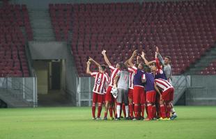 Na etapa final, o Sport pressionou mas no conseguiu superar a defesa bem postada do Nutico. Perto do final da partida, o jovem da base Tharcysio ainda marcou o terceiro gol do jogo, dando nmeros finais ao placar: 3 a 0.