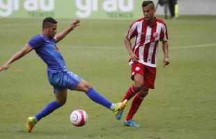 Embalado pela goleada sobre o Sport no clssico, o Nutico enfrentou o Vitria, neste domingo, na Arena de Pernambuco