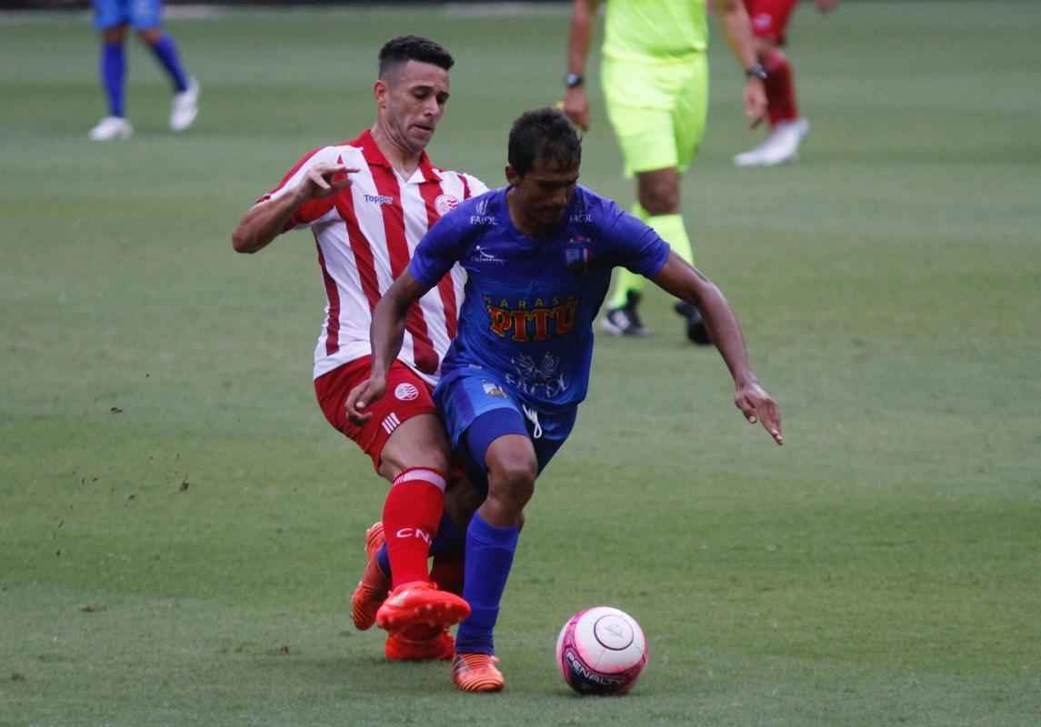Embalado pela goleada sobre o Sport no clssico, o Nutico enfrentou o Vitria, neste domingo, na Arena de Pernambuco