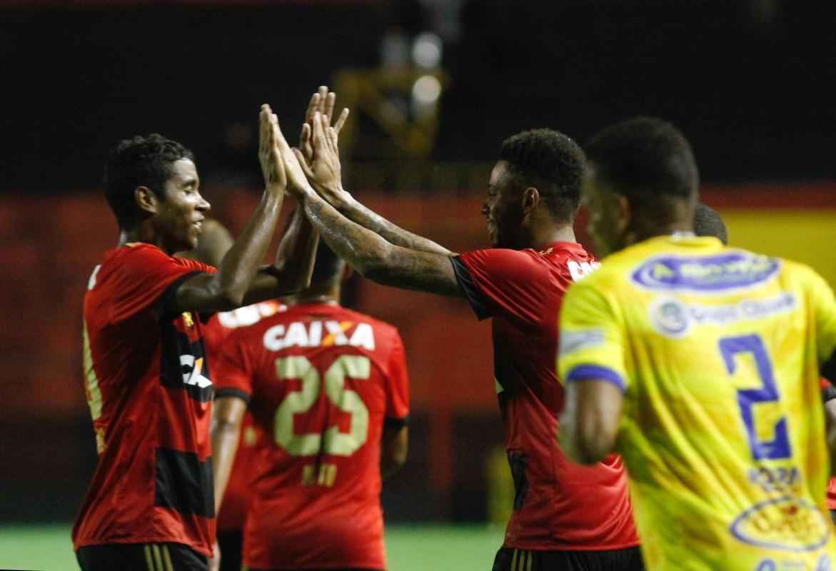 Com vantagem no placar, o Sport no teve muito trabalho para administrar o resultado e at ampliar o marcador, novamente com Andr.