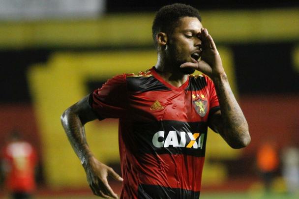 Com vantagem no placar, o Sport no teve muito trabalho para administrar o resultado e at ampliar o marcador, novamente com Andr.