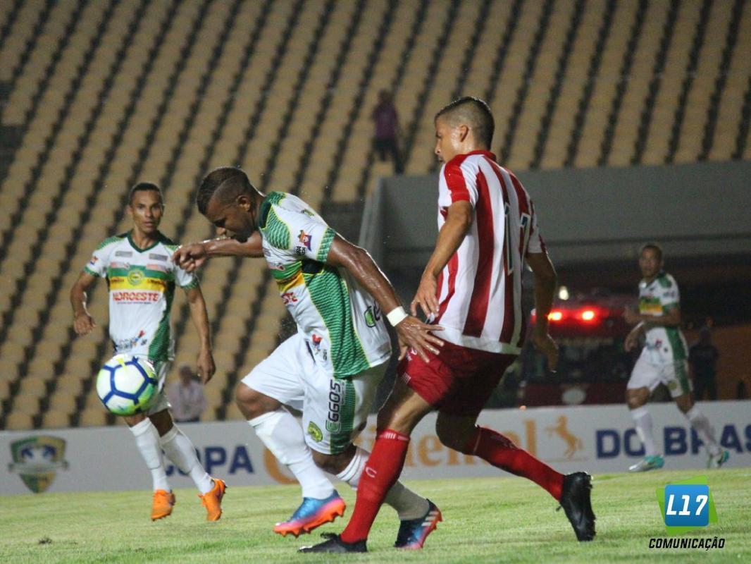 No primeiro tempo, Breno Calixto cometeu pnalti aps Jonas Piupiu acertar a trave timbu. Na cobrana, Ulisses anotou o gol para o Cordino. Na etapa complementar, Timbu conseguiu segurar a presso e chegou ao empate com gol de Camutanga e se classificou na Copa do Brasil.