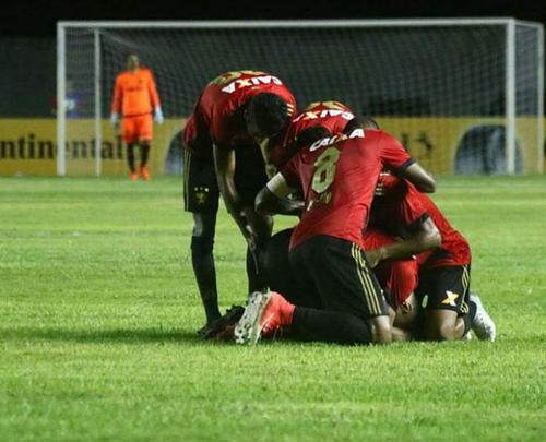 Podendo at empatar, Leo conquistou vencer por 2 a 1, mesmo no apresentando um bom futebol. Leandro Pereira marcou duas vezes para o Sport e Bruno anotou para o Santos-AP.