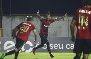 Podendo at empatar, Leo conquistou vencer por 2 a 1, mesmo no apresentando um bom futebol. Leandro Pereira marcou duas vezes para o Sport e Bruno anotou para o Santos-AP.