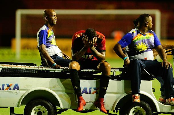 Sport teve vantagem de 3 a 0, mas sofreu empate em dez minutos e perdeu nos pênaltis por 4 a 3 em derrota histórica para o Ferroviário