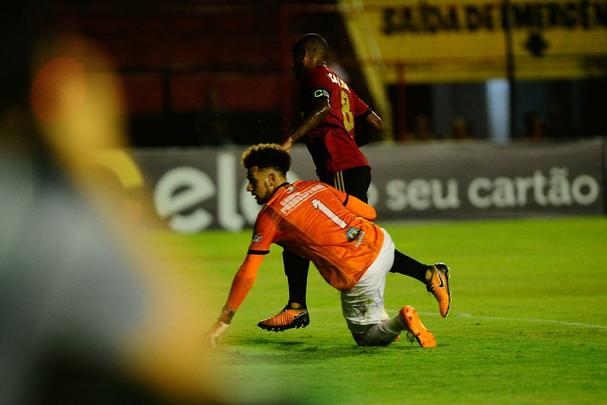 Sport teve vantagem de 3 a 0, mas sofreu empate em dez minutos e perdeu nos pênaltis por 4 a 3 em derrota histórica para o Ferroviário