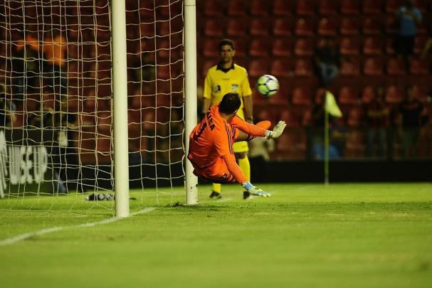 Sport teve vantagem de 3 a 0, mas sofreu empate em dez minutos e perdeu nos pnaltis por 4 a 3 em derrota histrica para o Ferrovirio