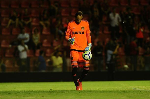 Sport teve vantagem de 3 a 0, mas sofreu empate em dez minutos e perdeu nos pnaltis por 4 a 3 em derrota histrica para o Ferrovirio