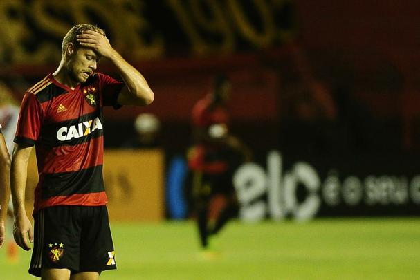 Sport teve vantagem de 3 a 0, mas sofreu empate em dez minutos e perdeu nos pnaltis por 4 a 3 em derrota histrica para o Ferrovirio