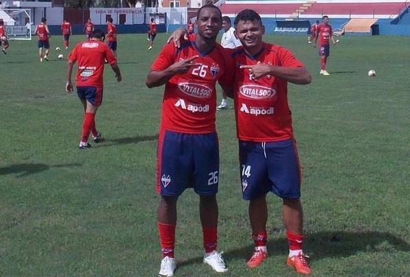 Os ex-alvirrubros Anselmo (atacante que passou pelo Náutico em 2006) e Daniel Sobralense (meia que jogou no Timbu em 2007) são atletas do Fortaleza