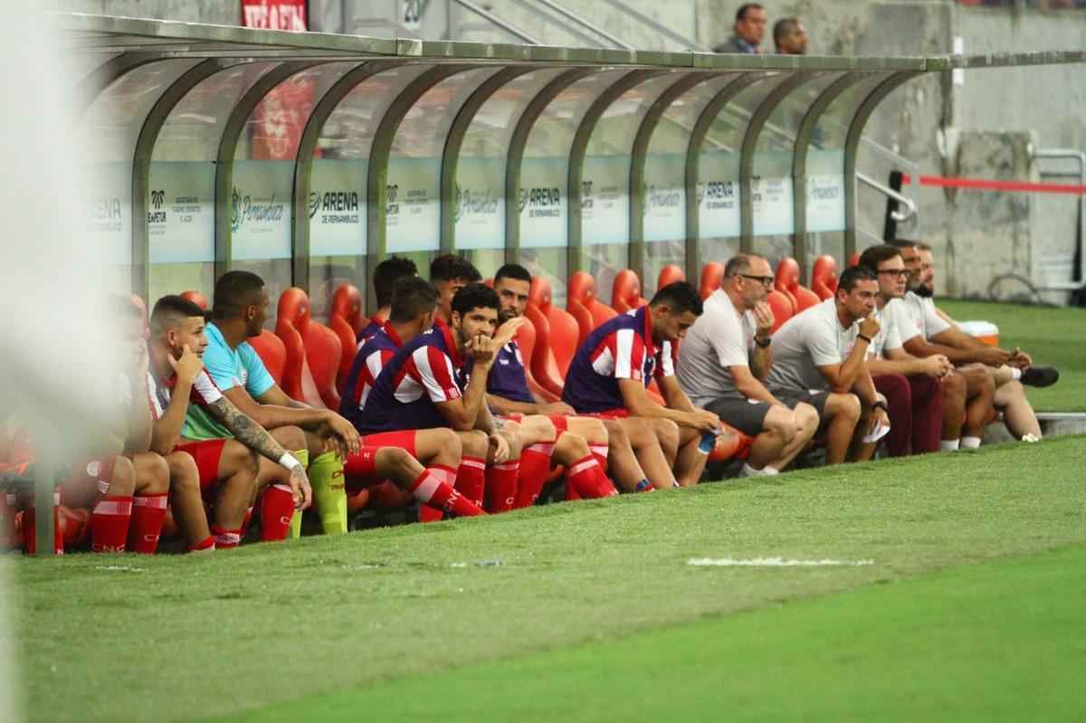 Nutico vence jogo por 2 a 1 com gol e assistncia do estreante Ortigoza