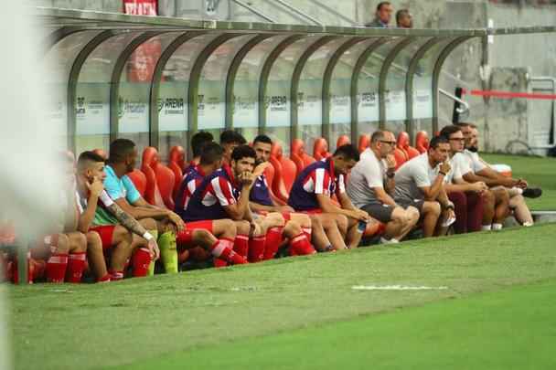 Nutico vence jogo por 2 a 1 com gol e assistncia do estreante Ortigoza