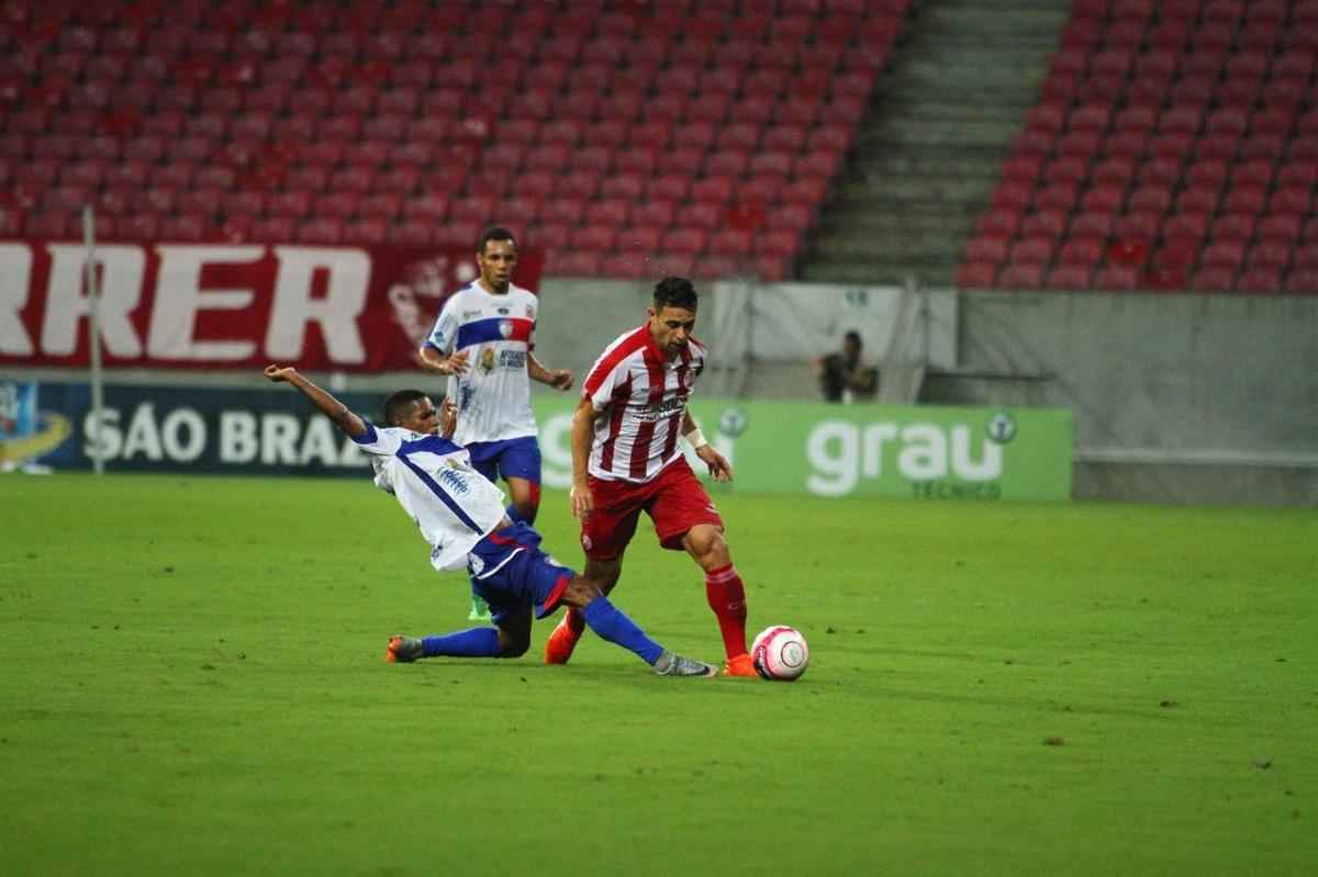 Nutico vence jogo por 2 a 1 com gol e assistncia do estreante Ortigoza