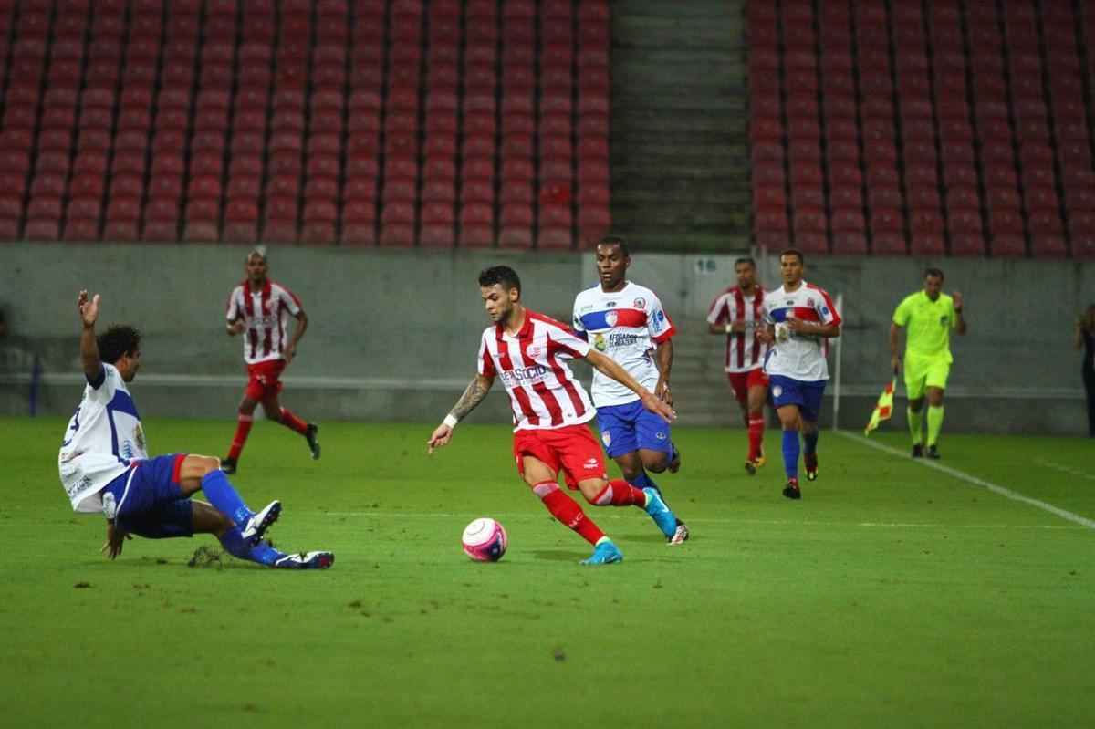 Nutico vence jogo por 2 a 1 com gol e assistncia do estreante Ortigoza