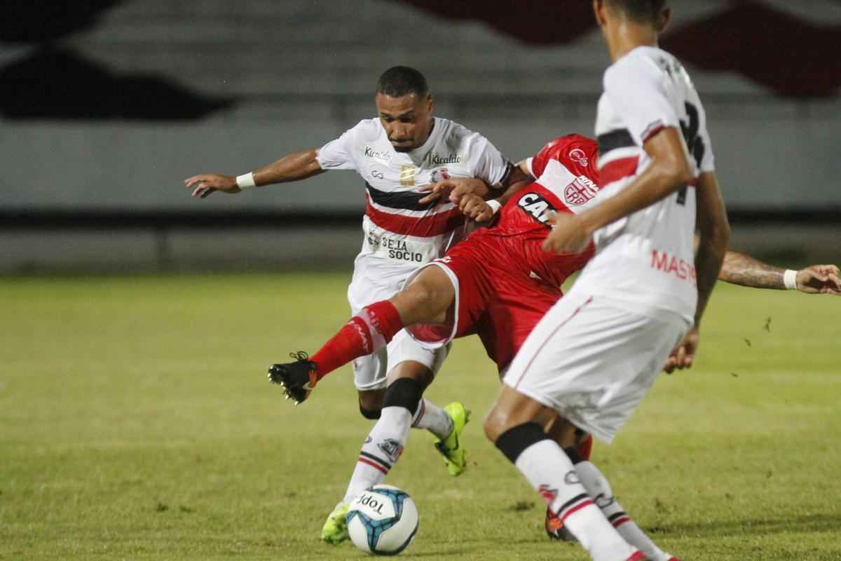Santa Cruz cresce no segundo tempo e vence com gols de Hricles e Robinho