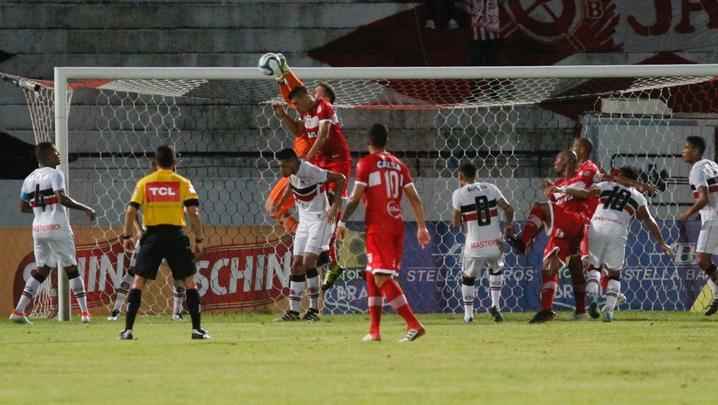 Santa Cruz cresce no segundo tempo e vence com gols de Hricles e Robinho