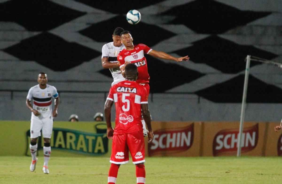 Santa Cruz cresce no segundo tempo e vence com gols de Hricles e Robinho
