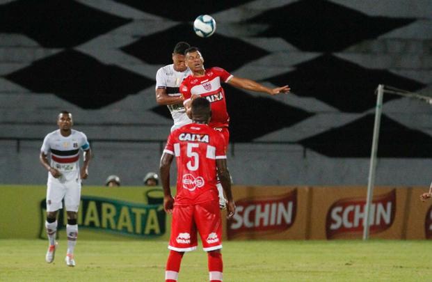 Santa Cruz cresce no segundo tempo e vence com gols de Hricles e Robinho