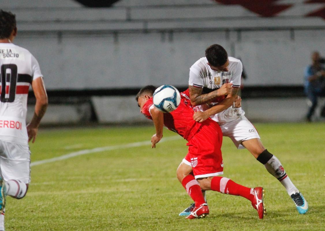 Santa Cruz cresce no segundo tempo e vence com gols de Hricles e Robinho
