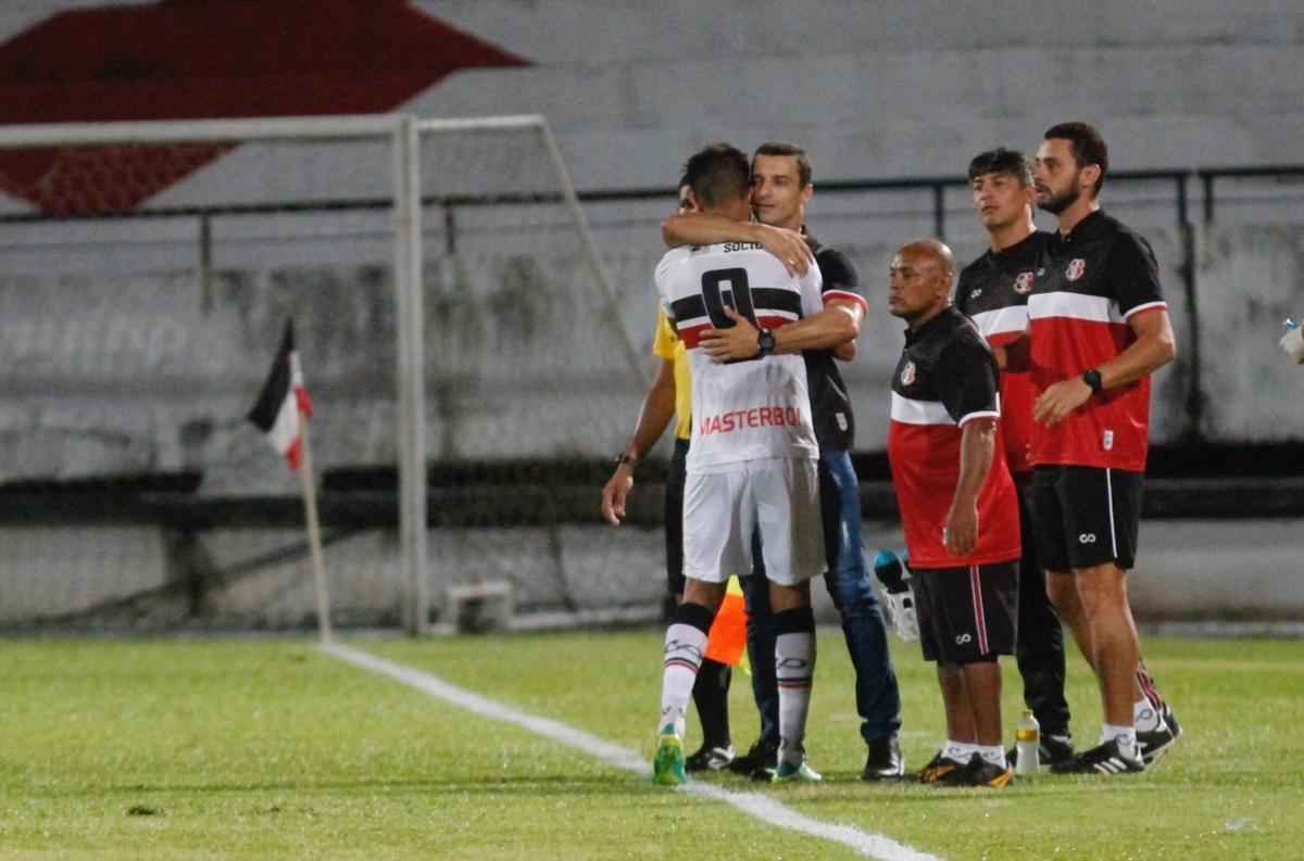 Santa Cruz cresce no segundo tempo e vence com gols de Hricles e Robinho