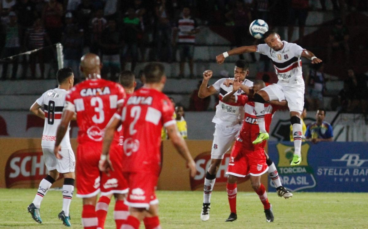 Santa Cruz cresce no segundo tempo e vence com gols de Hricles e Robinho