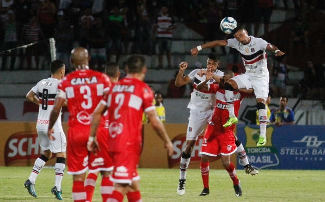 Santa Cruz cresce no segundo tempo e vence com gols de Hricles e Robinho