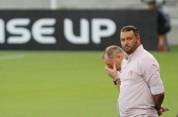 Com um jogador a mais, Nutico vence Cuiab por 2 a 1 e tem vantagem do empate  para avanar na Copa do Brasil