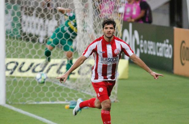 Com um jogador a mais, Nutico vence Cuiab por 2 a 1 e tem vantagem do empate  para avanar na Copa do Brasil
