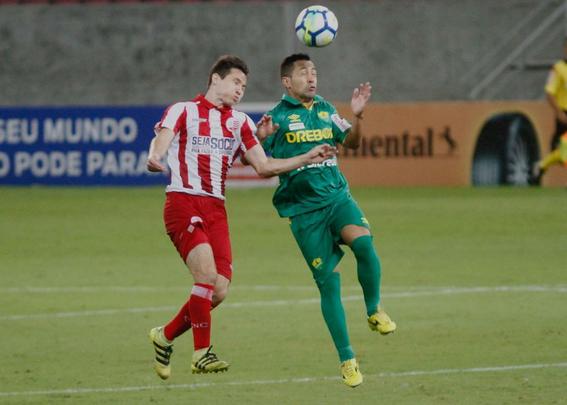 Com um jogador a mais, Nutico vence Cuiab por 2 a 1 e tem vantagem do empate  para avanar na Copa do Brasil