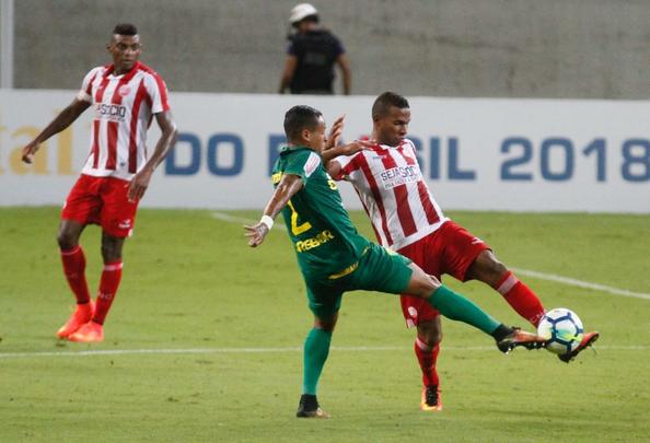 Com um jogador a mais, Nutico vence Cuiab por 2 a 1 e tem vantagem do empate  para avanar na Copa do Brasil