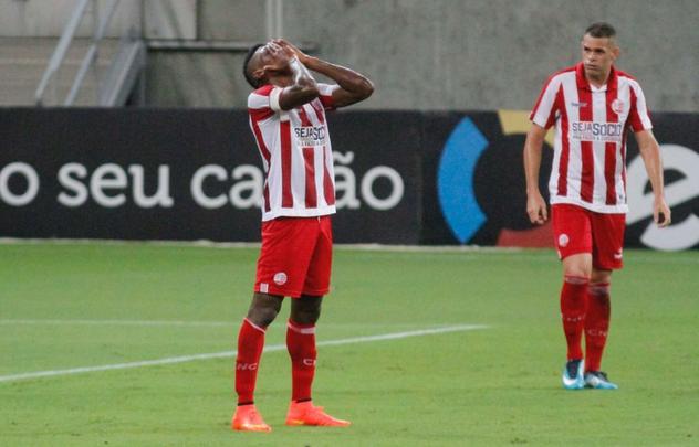 Com um jogador a mais, Nutico vence Cuiab por 2 a 1 e tem vantagem do empate  para avanar na Copa do Brasil