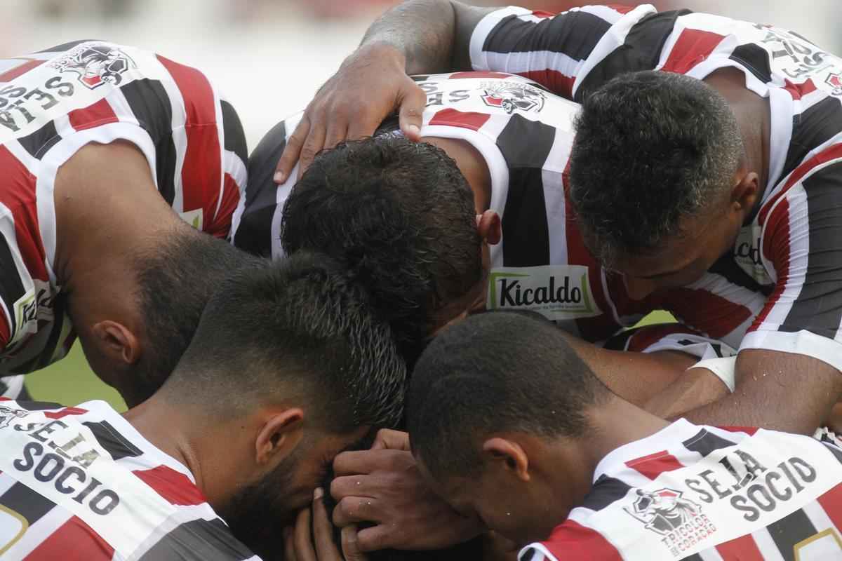 Santa Cruz vence Belo Jardim por 3 a 2, mas apresenta muitos erros na defesa