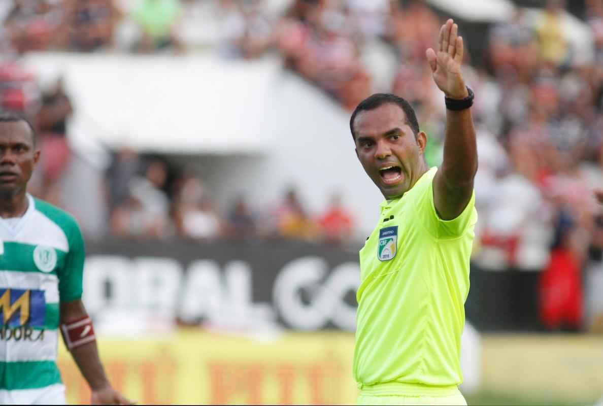 Santa Cruz vence Belo Jardim por 3 a 2, mas apresenta muitos erros na defesa