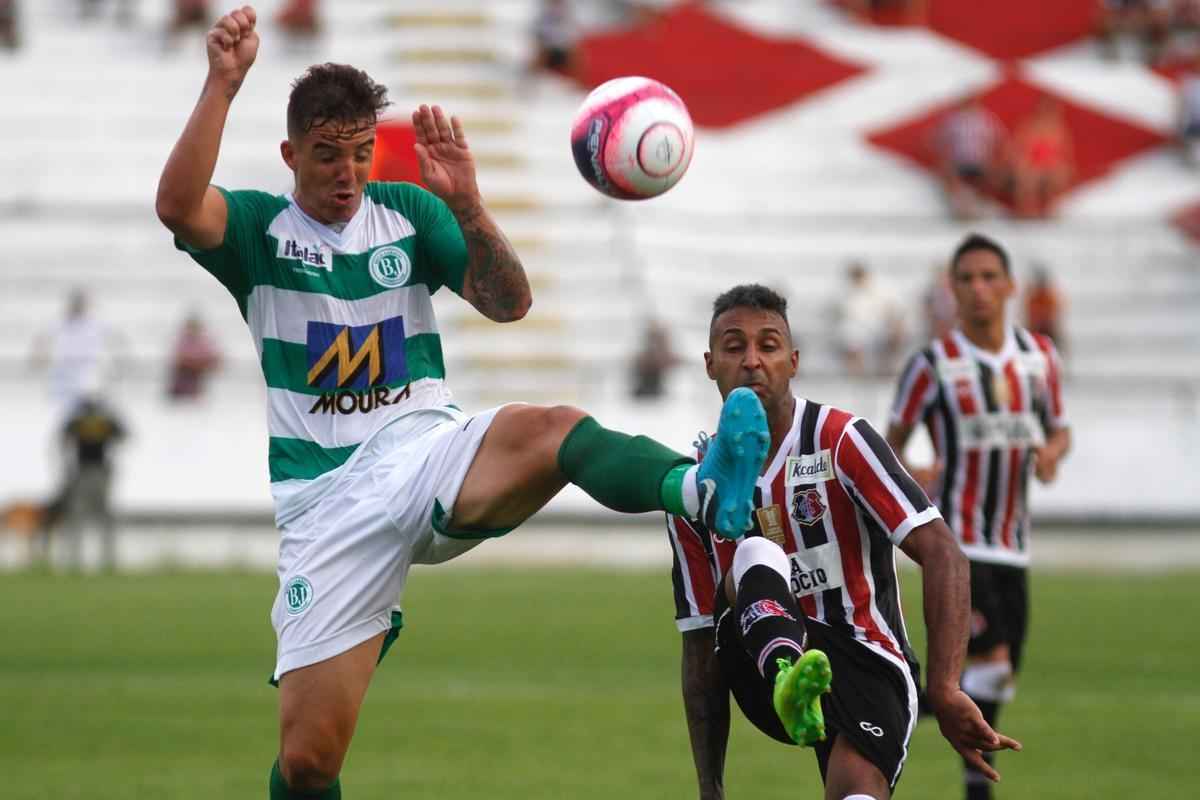 Santa Cruz vence Belo Jardim por 3 a 2, mas apresenta muitos erros na defesa