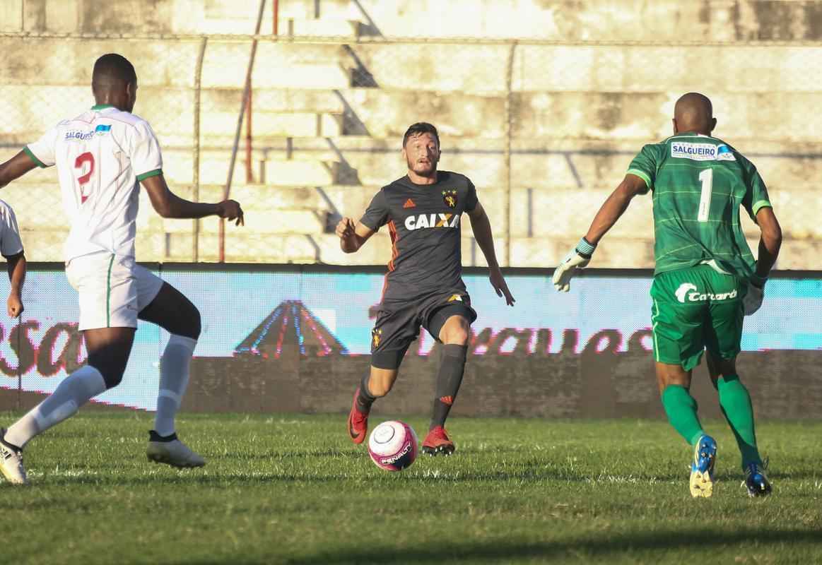Sport joga melhor, mas apresenta falhas no ataque e empata em 1 a 1 com o Salgueiro