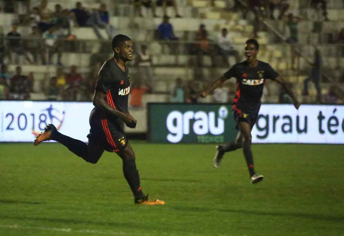 Sport joga melhor, mas apresenta falhas no ataque e empata em 1 a 1 com o Salgueiro
