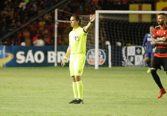 As equipes no repetiram o mesmo ritmo no segundo tempo de jogo. Foram poucas chances para os dois lados e nenhum gol. Agora, Sport e Santa Cruz voltam a se enfrentar pelas quartas de finais do Campeonato Pernambucano