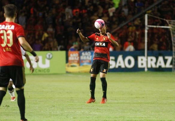 As equipes no repetiram o mesmo ritmo no segundo tempo de jogo. Foram poucas chances para os dois lados e nenhum gol. Agora, Sport e Santa Cruz voltam a se enfrentar pelas quartas de finais do Campeonato Pernambucano