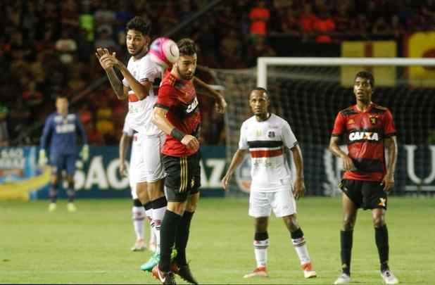 As equipes no repetiram o mesmo ritmo no segundo tempo de jogo. Foram poucas chances para os dois lados e nenhum gol. Agora, Sport e Santa Cruz voltam a se enfrentar pelas quartas de finais do Campeonato Pernambucano