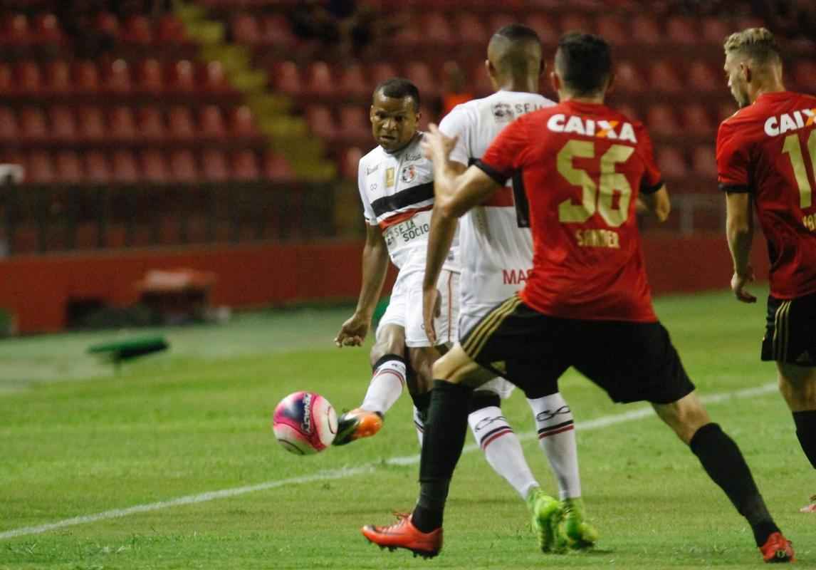 As equipes no repetiram o mesmo ritmo no segundo tempo de jogo. Foram poucas chances para os dois lados e nenhum gol. Agora, Sport e Santa Cruz voltam a se enfrentar pelas quartas de finais do Campeonato Pernambucano