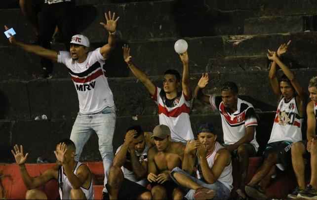 As equipes no repetiram o mesmo ritmo no segundo tempo de jogo. Foram poucas chances para os dois lados e nenhum gol. Agora, Sport e Santa Cruz voltam a se enfrentar pelas quartas de finais do Campeonato Pernambucano
