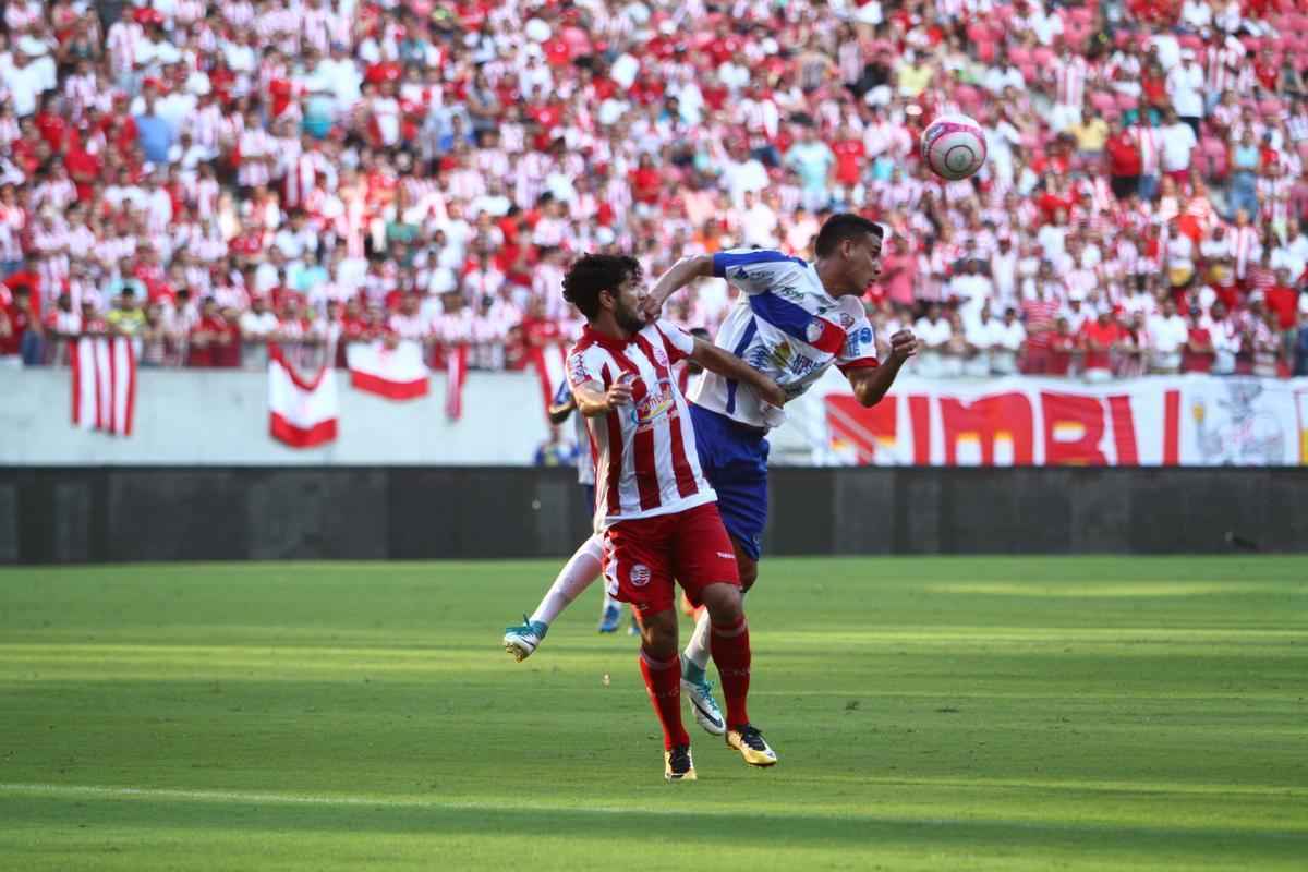 Nutico dominou o jogo, mas teve dificuldades em criar jogadas ofensivas. No segundo tempo, equipe cresceu com a entrada de Jnior Timb. O gol alvirrubro veio com um pnalti, cobrado justamente por Timbu. Classificada, a equipe enfrenta agora o Salgueiro, por uma vaga na final do Pernambucano