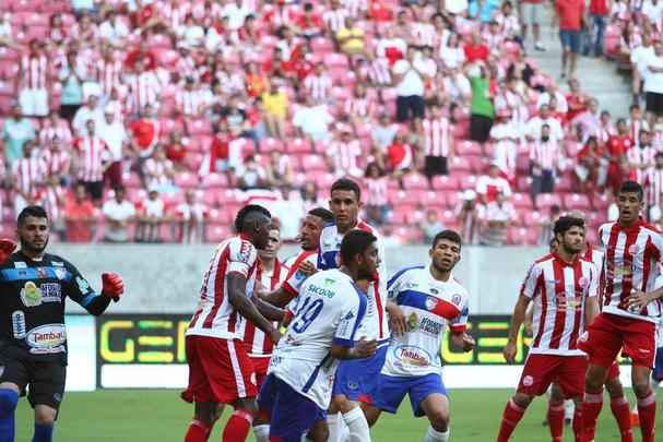 Nutico dominou o jogo, mas teve dificuldades em criar jogadas ofensivas. No segundo tempo, equipe cresceu com a entrada de Jnior Timb. O gol alvirrubro veio com um pnalti, cobrado justamente por Timbu. Classificada, a equipe enfrenta agora o Salgueiro, por uma vaga na final do Pernambucano