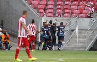 De olho na final, times duelaram na Arena de Pernambuco 