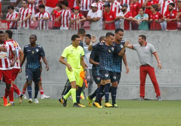 Arena de Pernambuco se encheu para duelo da semifinal do Pernambucano