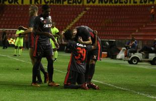 Com Ilha do Retiro �s moscas para a disputa do terceiro lugar do Campeonato Pernambucano, o Sport recebeu o Salgueiro na noite desta segunda-feira, para uma partida de poucas emo��es