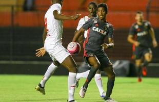 Com Ilha do Retiro �s moscas para a disputa do terceiro lugar do Campeonato Pernambucano, o Sport recebeu o Salgueiro na noite desta segunda-feira, para uma partida de poucas emo��es