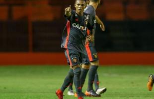 Com Ilha do Retiro �s moscas para a disputa do terceiro lugar do Campeonato Pernambucano, o Sport recebeu o Salgueiro na noite desta segunda-feira, para uma partida de poucas emo��es