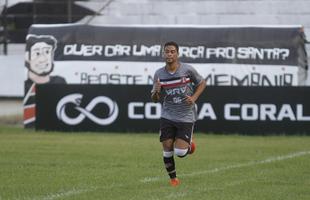 De olho na estreia da S�rie C contra o N�utico, dia 15 de abril, Santa Cruz manteve rotina de treinos, na tarde desta ter�a-feira, no Arruda. Em meio ao trabalho t�cnico, o t�cnico J�nior Rocha esbo�ou a equipe titular com: Tiago; V�tor, Danny Morais, Augusto e �vila; Ilailson, Geovani e Luiz Ot�vio; Robinho, Fabinho Alves e H�ricles.